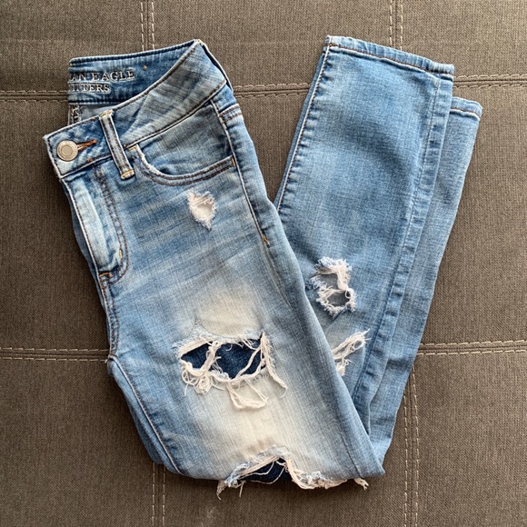 American Eagle Outfitters Denim - ⭐️American Eagle Distressed Cropped Jean⭐️